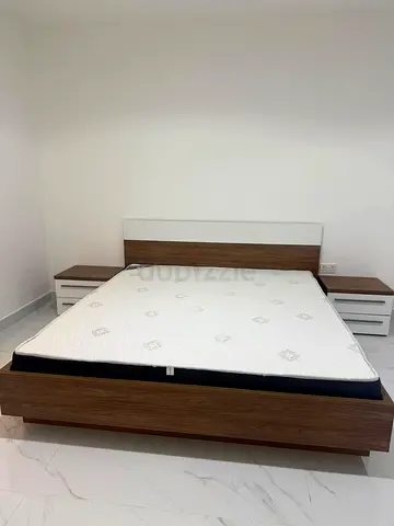 طقم سرير كينج مع فرشة طبيةKing Size Bed Set with Medical Mattress