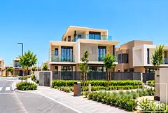 EXCLUSIVE | LANDSCAPED + POOL | PENTHOUSE FEATURE
