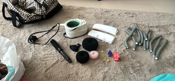 Wax machine with hair accessories