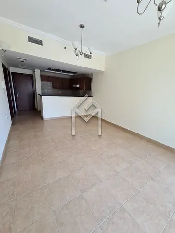 COMMUNITY VIEW | BRIGHT UNIT | NEAR TO EXIT