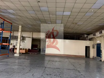 Insulated warehouse for rent in Umm Ramool