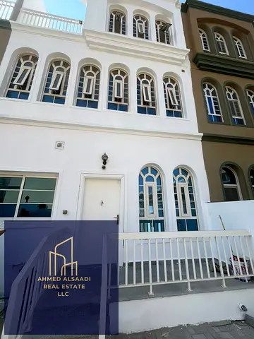 Three bedroom townhouse ready to move 6 payments