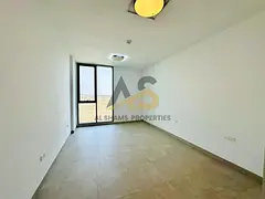 Luxury Spacious Studio available with free parking