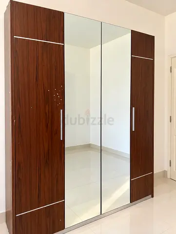 URGENT MOVING SALE – 4 doors 2 mirrors WARDROBE