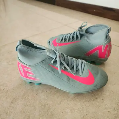Nike Kids Football Boots - Size 37.5, Grey with Pink Swoosh