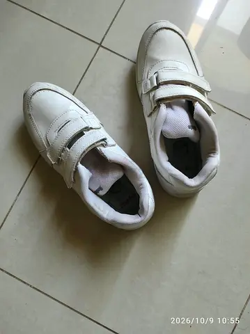 BATA  shoe..white  size 38