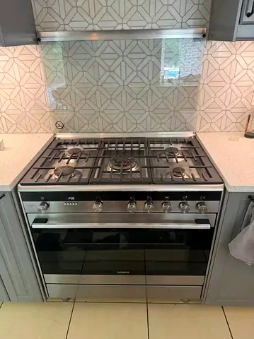 Siemens latest IQ700 Top Gas Oven Electric 90cm