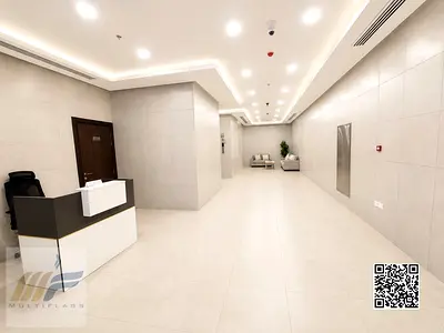 شقة استوديو جديدة تماماً | شرفة | 28,000 درهم سنوياً | موقع متميز على شارع الشيخ محمد بن زايد | عجمان