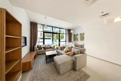 Vacant | Spacious | Closed Kitchen | Bright Home