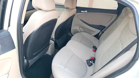 صورة 10 لـ 2015 Hyundai ACCENT
