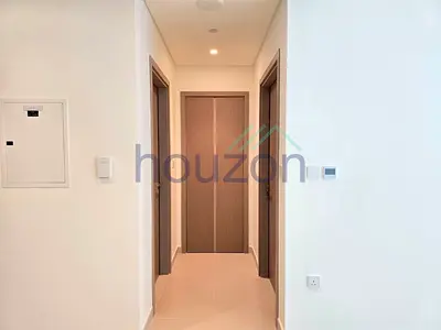 Spacious 1BR | Brand New | Steps To The Mall