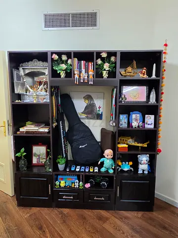 !!!URGENT SELL!!! Dark wood multi-compartment entertainment/display cabinet with storage