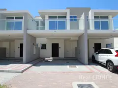 Mid Unit | Bright | Near Amenities | Unfurnished