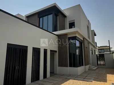 Spacious | Family Townhouse | End Corner