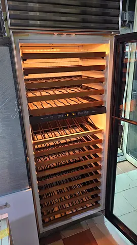 SUB-ZERO wine Cooler fridge Big Capacity