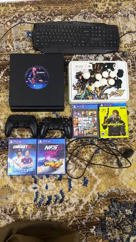 Ps4 1Tb with 5 games and arcade stick