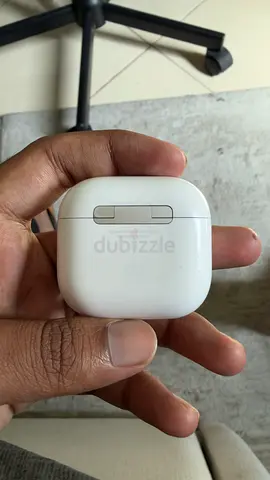 Used Apple AirPods 4 anc, wireless charging case
