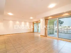 Vacant | Multi-Level Residence | Private Garage