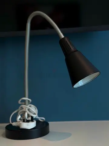 Modern Adjustable Desk Lamp – Black