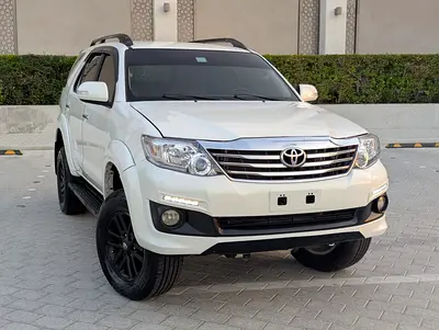 Toyota Fortuner 2015 EXR GCC Specs V4 2.7L Interior and Exterior Excellent Condition