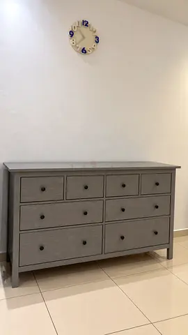 8-Drawer Dresser – gray Stained