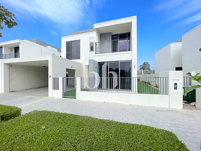 Single Row | Well Maintained | Landscaped Garden