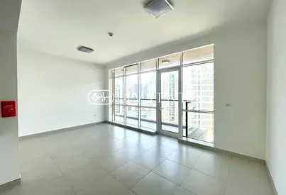 Burj Khalifa View | 2 Parking Spaces | Renovated