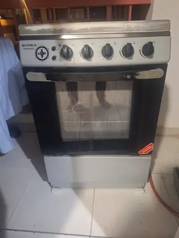 Used freestanding gas cooker with oven - working condition