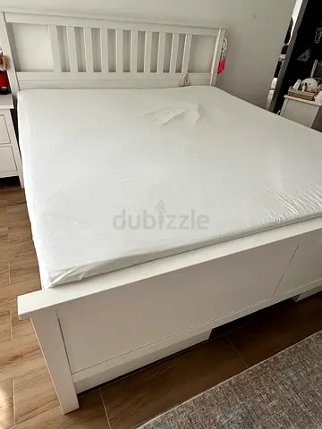 Queen bed