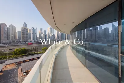 Exclusive | VOT | Next to Metro | Spacious