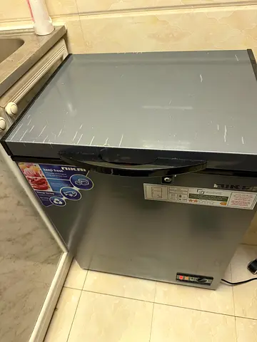 Compact single-door mini fridge - good working condition