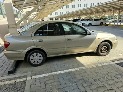 2002 Nissan SUNNY 照片 4