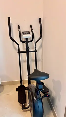 [ONLY 100AED!] Gym machine exercise bike