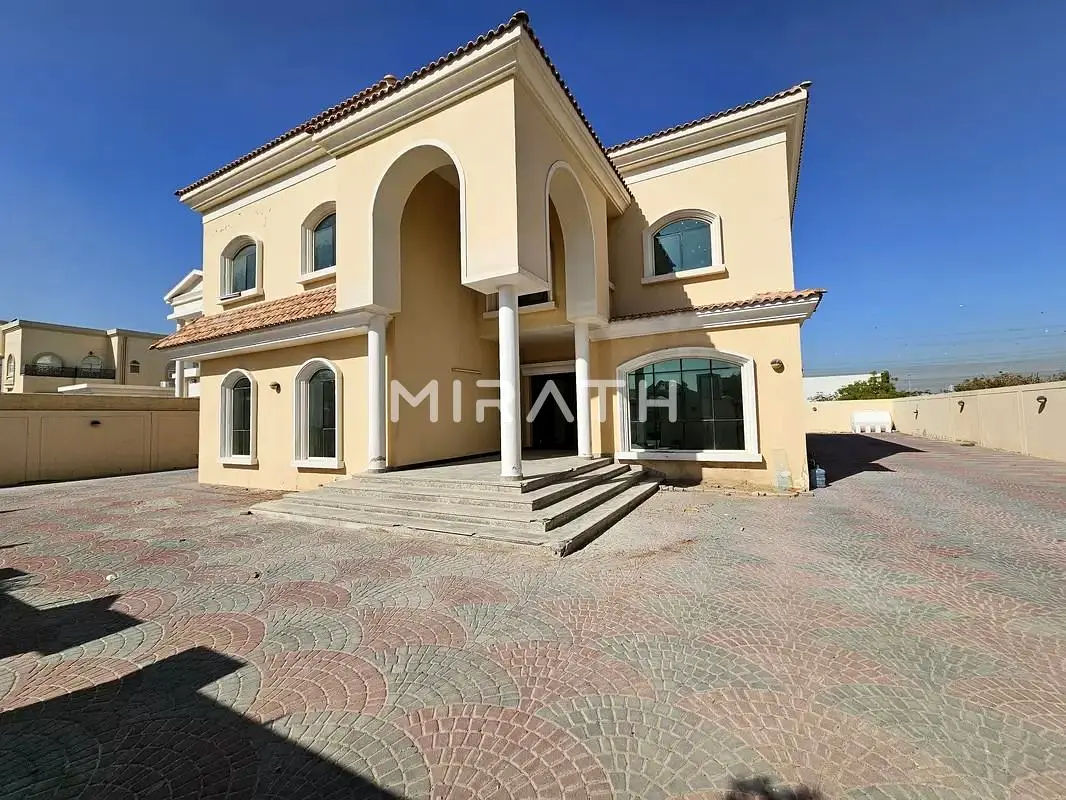 SPACIOUS 6-BEDROOM VILLA | IDEAL FOR FAMILY LIVING