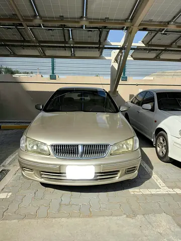 2002 Nissan SUNNY 照片 1