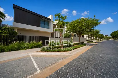Bespoke Design | Community Expert | Prime Location