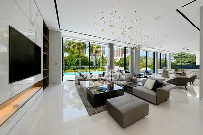 Bespoke Design | Community Expert | Prime Location