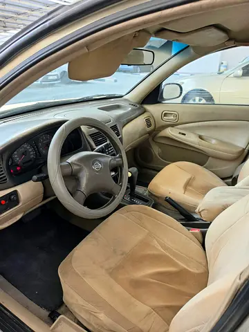 2002 Nissan SUNNY 照片 7