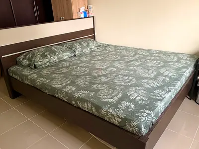 Modern king size bed with medicated mattress - 200 AED (URGENT!!)