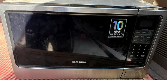 Samsung Microwave for only AED 250/-