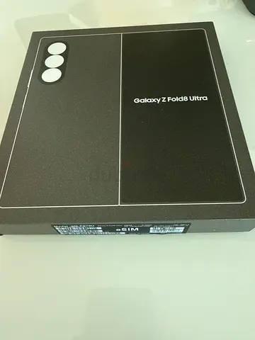 Samsung Galaxy Z Fold 8 ultra 256GB with 3 amazing covers