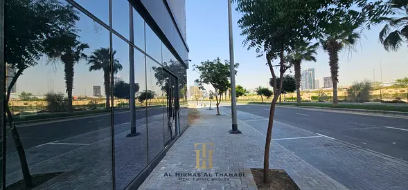 متجر شل آند كور | برج سيسليا | الواجهة المواجهة للشارع | JVT District 4
