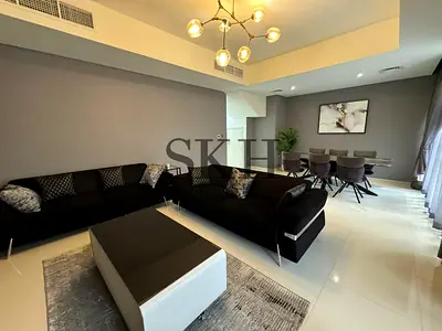 تاون هاوس من 3 غرف نوم | جانوسيا | فناء الحديقة | تصميم مخطط مفتوح