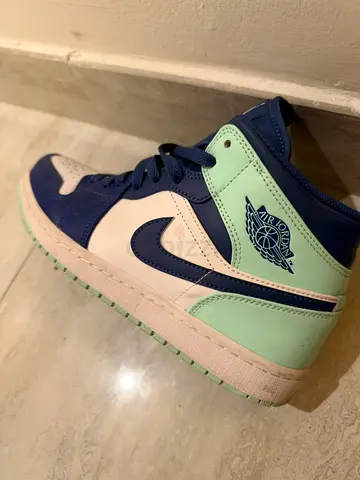 Used Air Jordan 1 Mid in Navy and Mint - Size 42.5 original