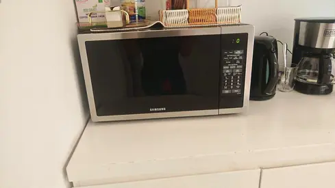 Samsung countertop microwave - good working condition