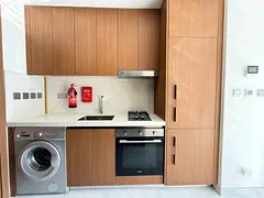 STUDIO APARTMNET WITH FITTED KICTHEN // BRAND NEW // CONVINENT PRICE