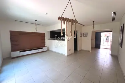 VACANT | SEMI FRUNISHED | THICK GARDEN