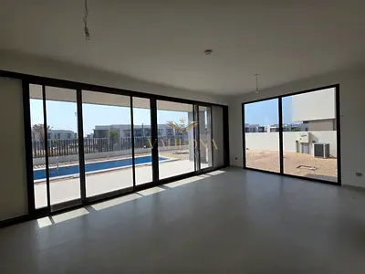 Stunning 5BR Villa | Steps to Park | Vacant