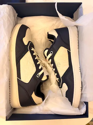 Authentic DIOR B27 uptown (with shoe bag, extra shoelaces, and authentic box)