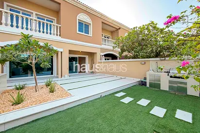 2 BR TH | Fully Upgraded | Disrect access to Park
